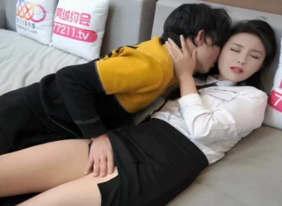 Cô thư ký bí mật chén sếp vì tiền